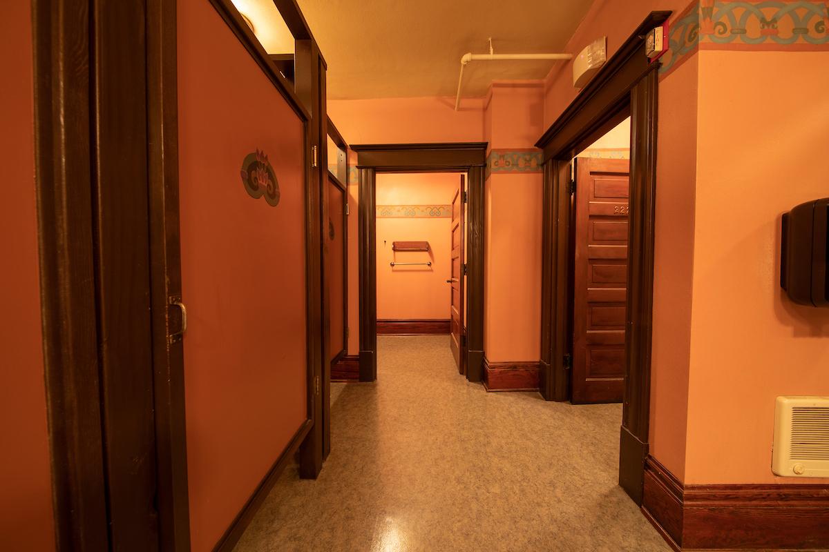 Mcmenamins Hotel Oregon 맥민빌 외부 사진
